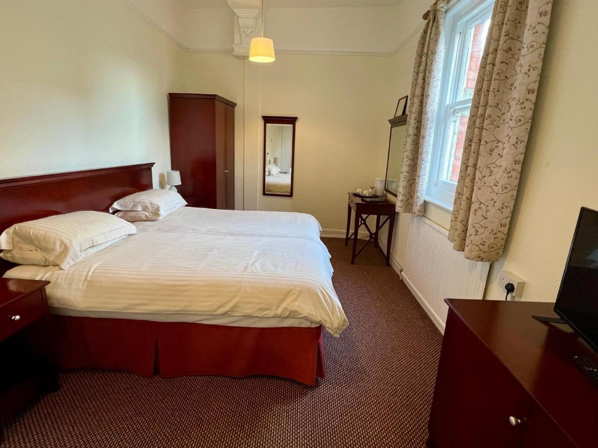 Calverts Hotel - Newport, Isle Of Wight Esterno foto